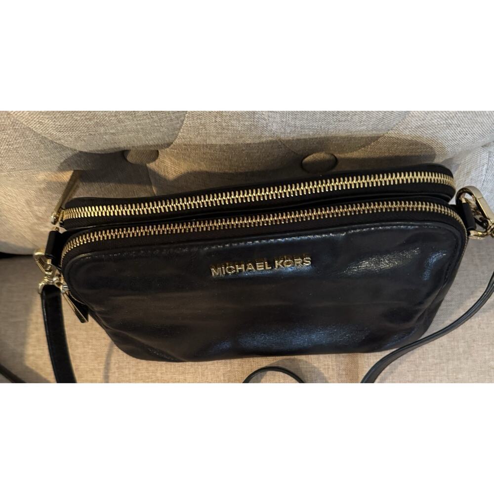 Michael Kors Crossbody Bag Purse Medium Alexis Black Patent Leather Gold Zippers - Picture 6 of 15